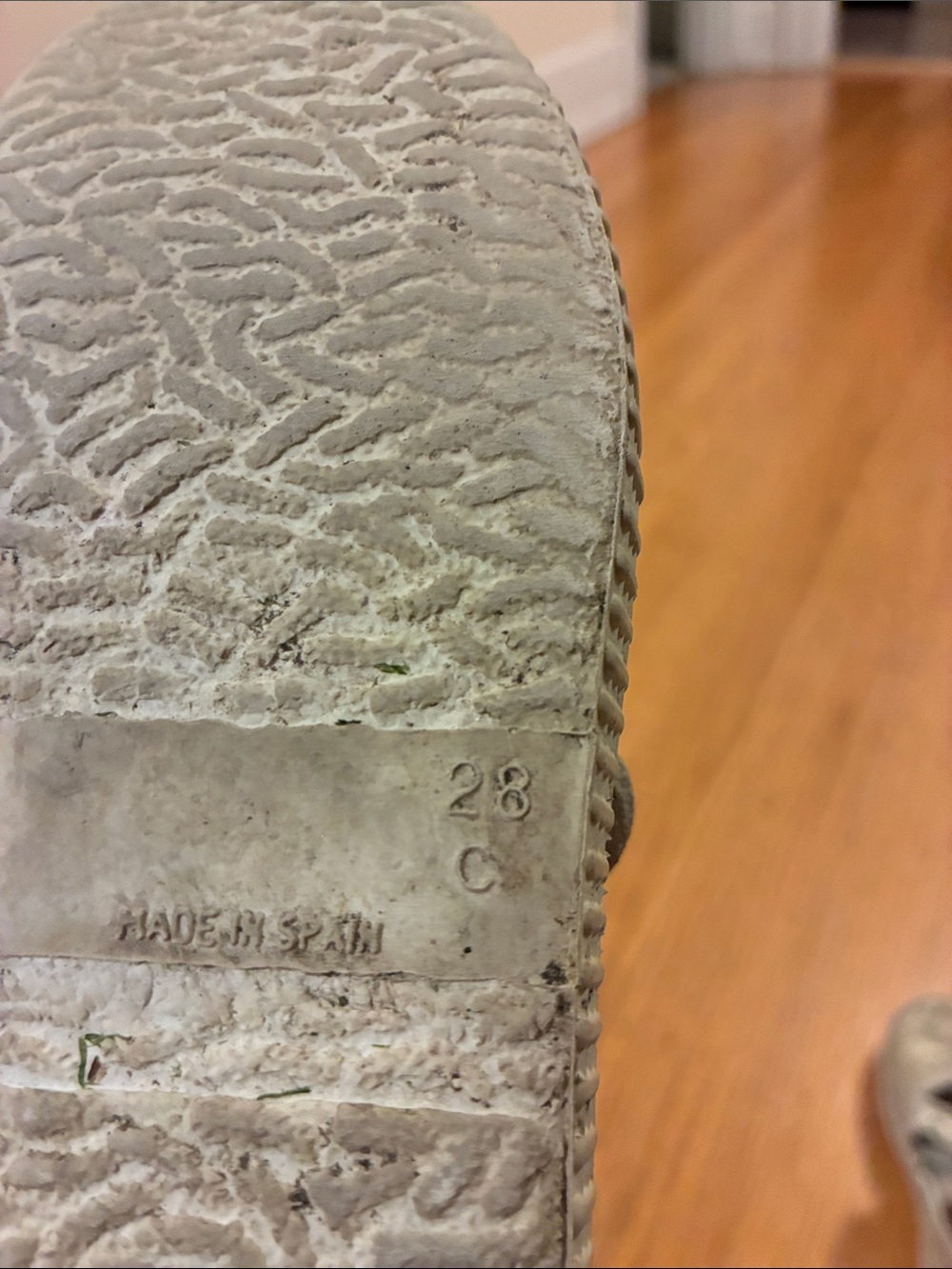 Cienta Sparkly Gold Mary Jane Kids Shoes - Picture 5 of 5